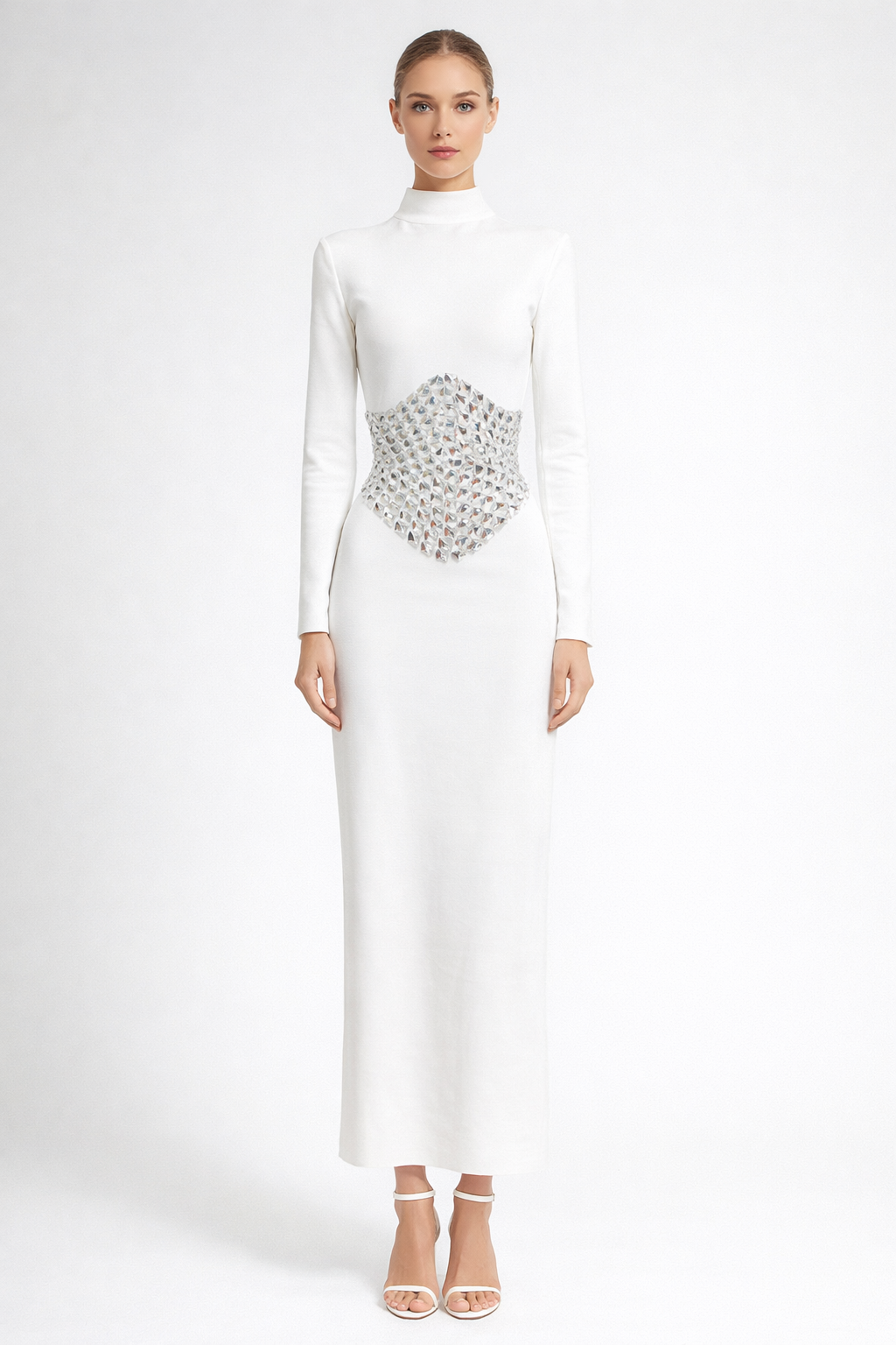 فستان ماكسي بأكمام طويلة وياقة عالية مزين بكريستال عند الخصر - كريستال