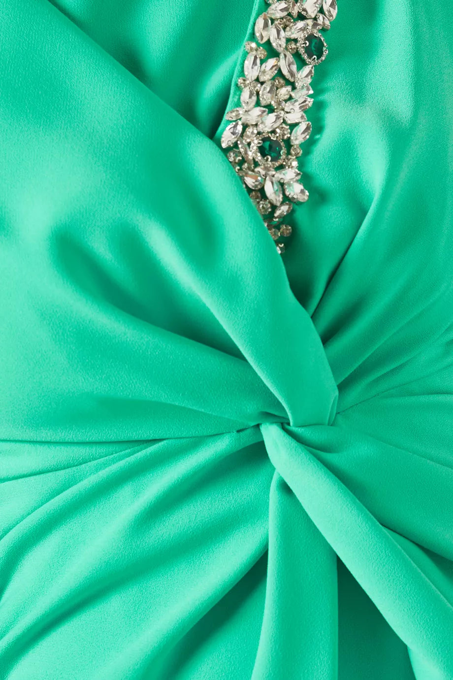 فستان مزخرف بفتحة أمامية وأكمام طويلة – صوفي