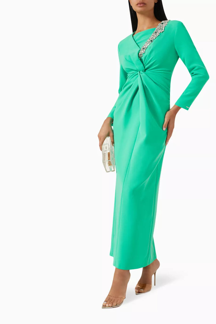 فستان مزخرف بفتحة أمامية وأكمام طويلة – صوفي