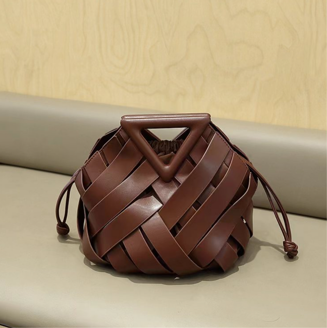 woven leather triangle-handle crossbody bag - Ahrana