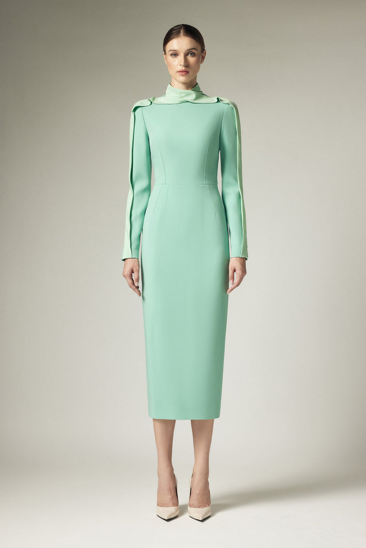 فستان غمد برقبة عالية وكتف منسدلة – أسليك