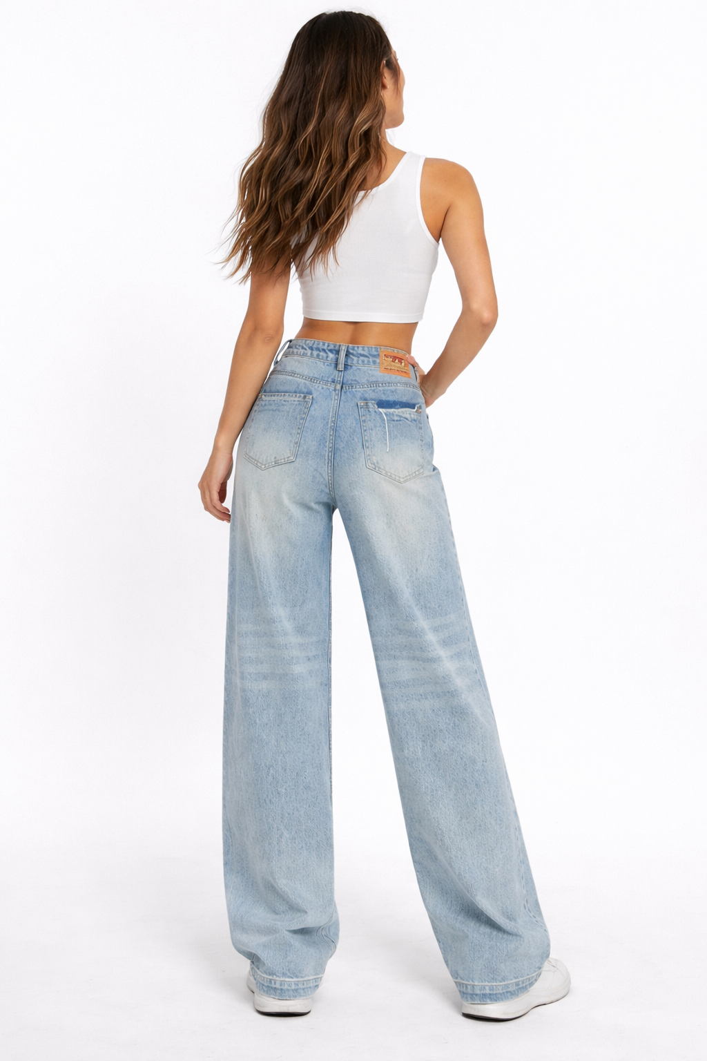 high-waisted wide leg light wash jeans – NOVAE