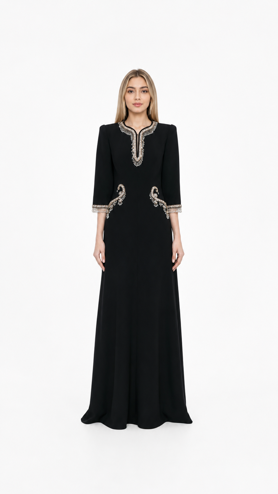 فستان ماكسي أسود مزين بحواف مطرزة – إسميرا