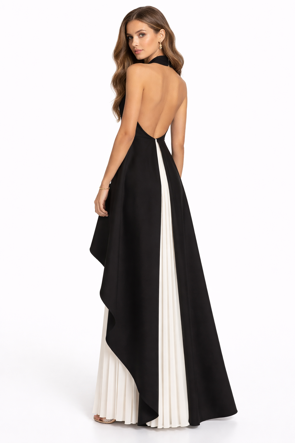 Halter-neck layered maxi dress with pleated contrast – MOHAMED