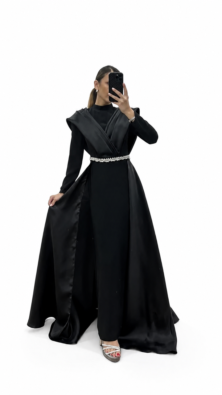 A long dress with flowing embroidery and a crystal-studded waist belt - JILAA