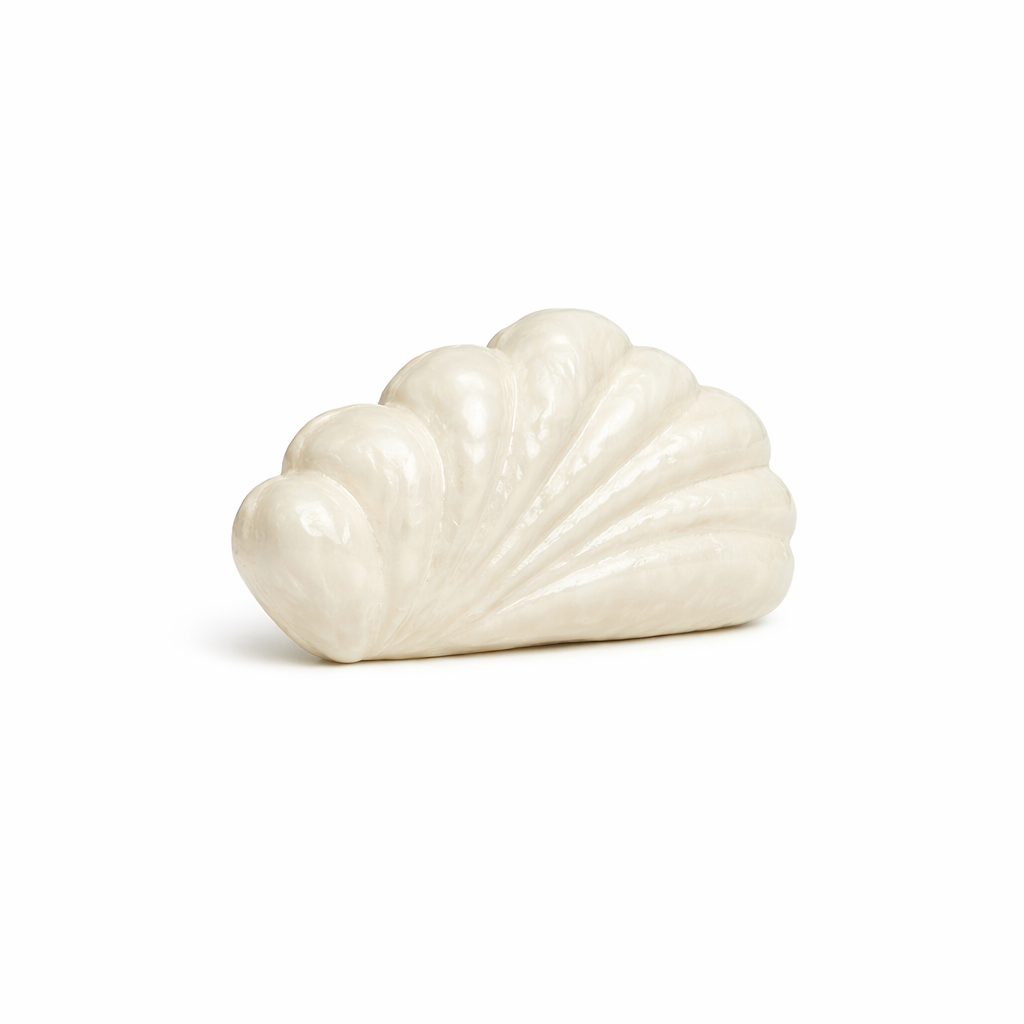 shell-inspired sculpted clutch with pearl finish – CALYPSO
