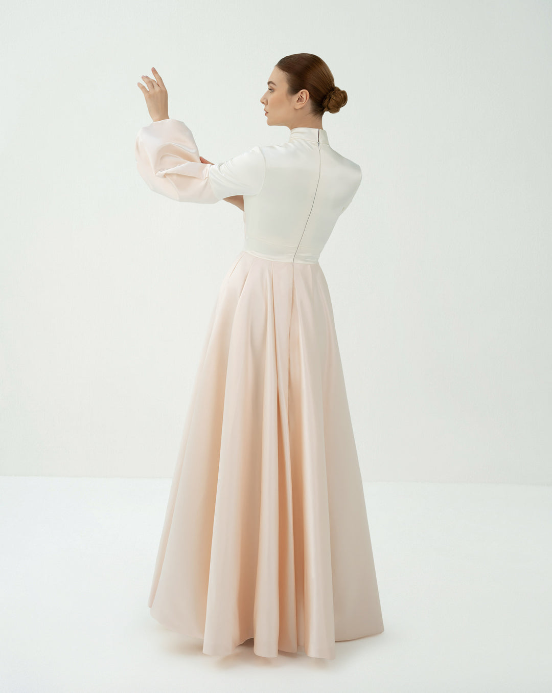 Puffed sleeves dress with maxi skirt