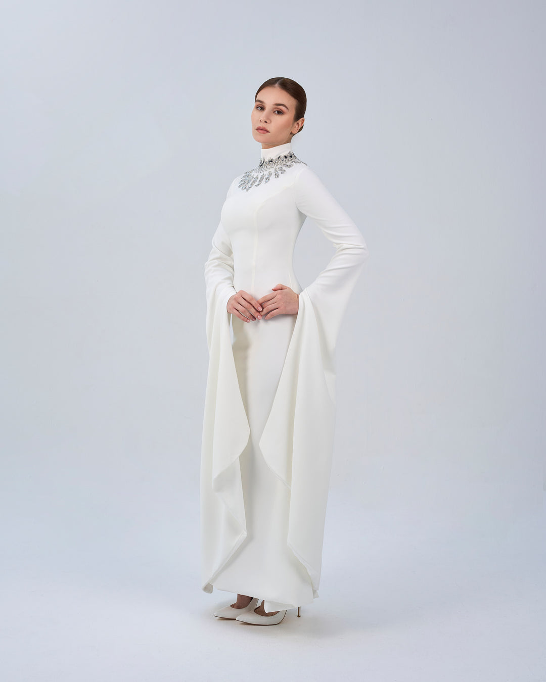 فستان رقبة مرتفع بالخرز مع الأرض الطول الأكمام- زارا