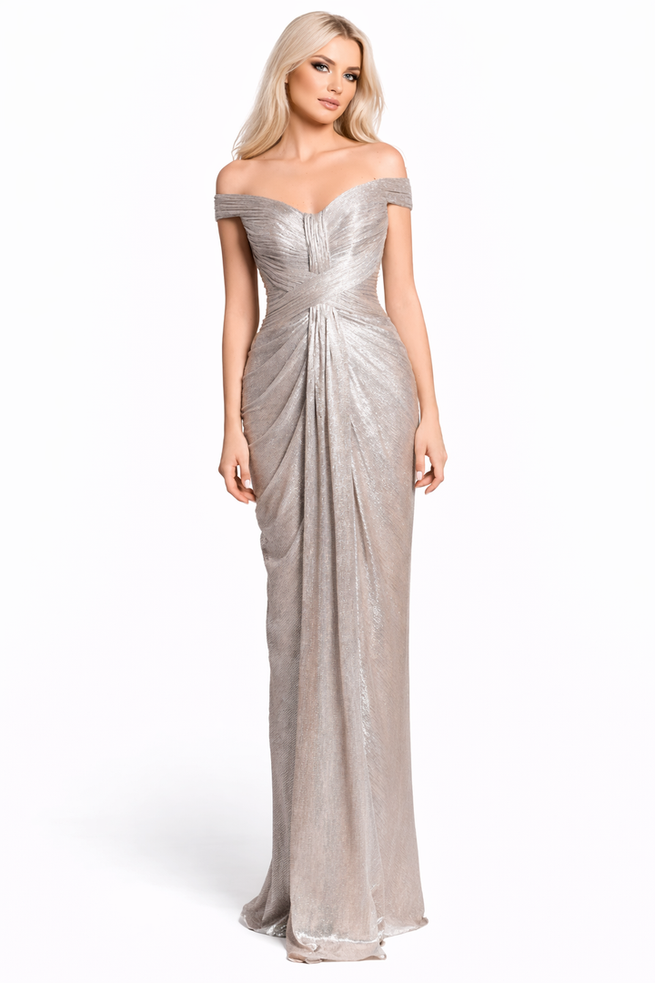 فستان شيفون مكشوف الكتفين مطويّ مع صدرية مطرزة بالخرز – أزوليا