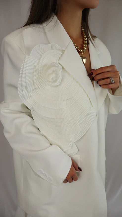 tailored blazer with oversized floral appliqué – LIME