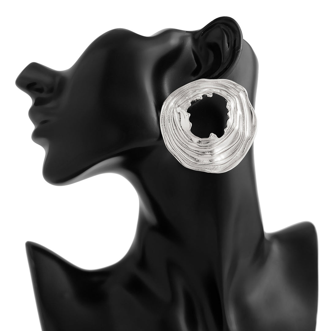 أقراط دائرية مفتوحة ذات نسيج مزخرف مع تموجات منحوتة - ليمالي