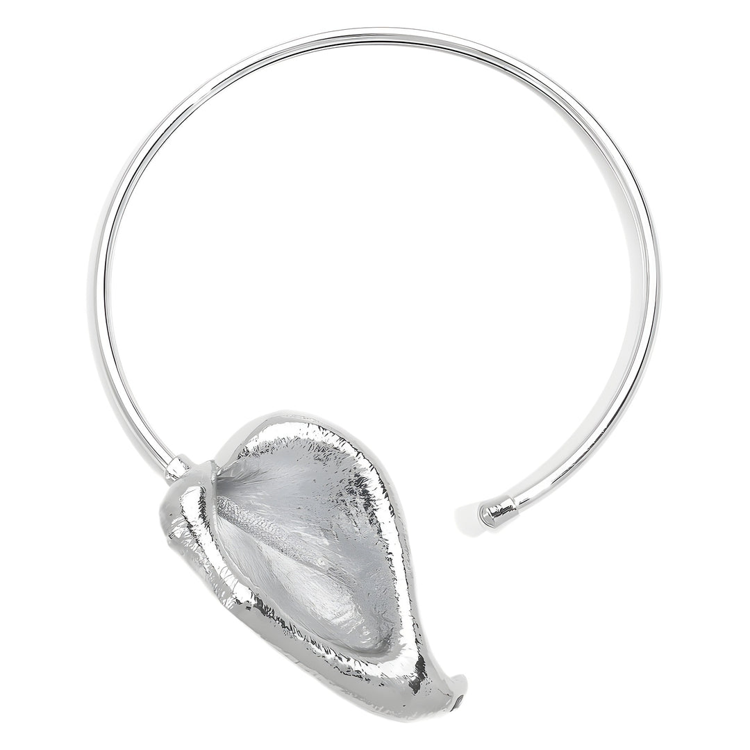 سوار مفتوح بتفاصيل بتلات منحوتة - فوندا