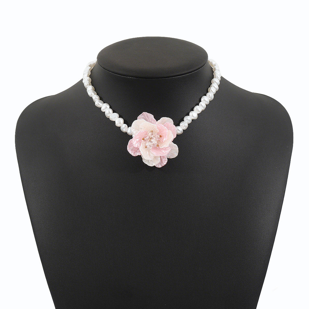 pearl choker necklace with floral pendant – BLOOMILU