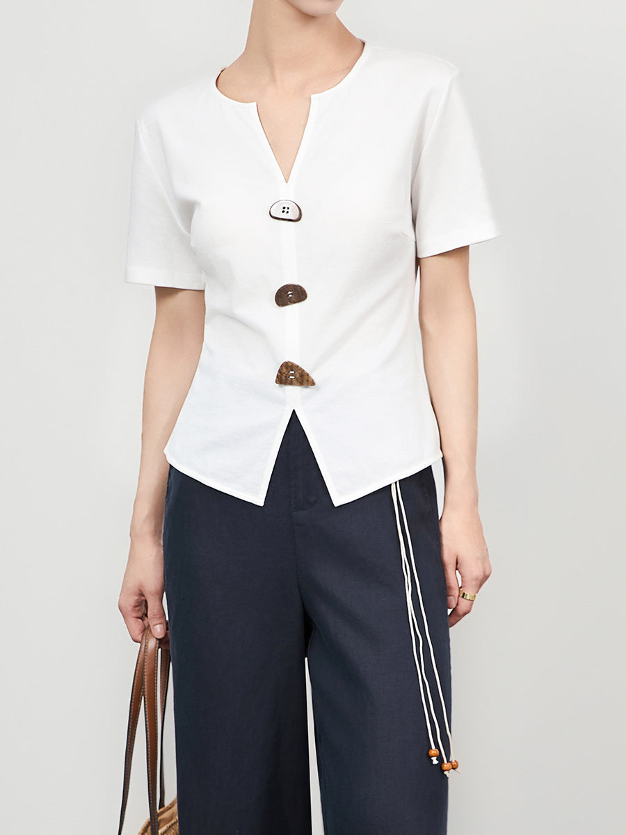 short-sleeve split-hem top with statement buttons – RIKAB