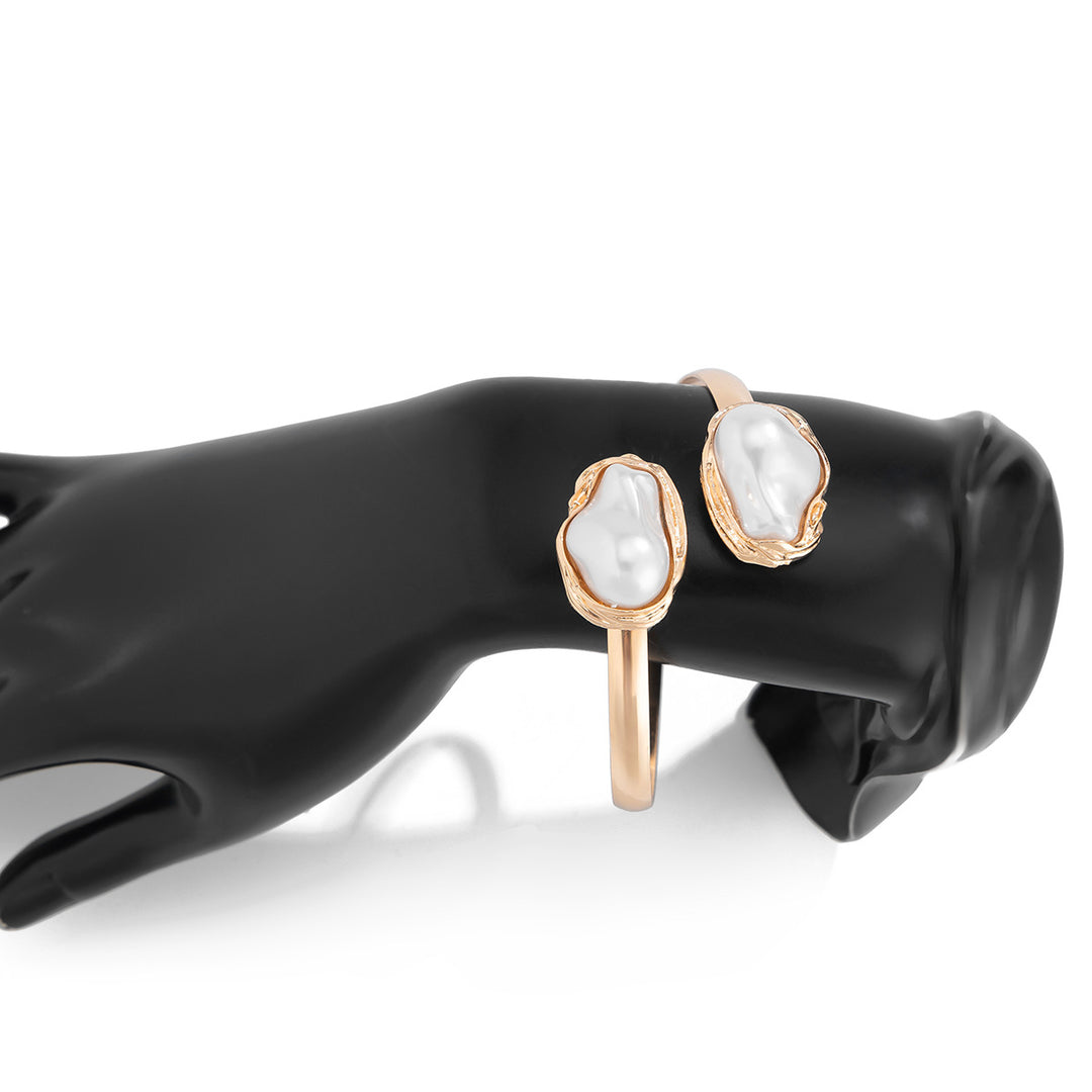 Open cuff bracelet with oversized baroque pearls - Milkya