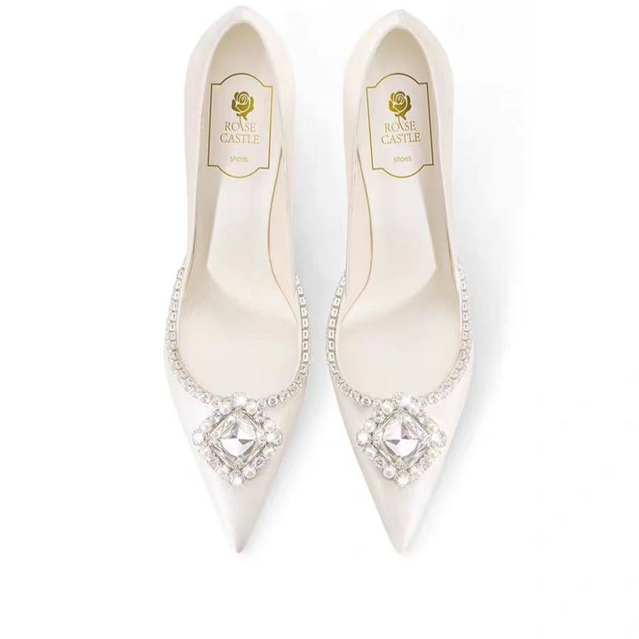 satin pointed pumps with crystal embellishment – AURORAZIA