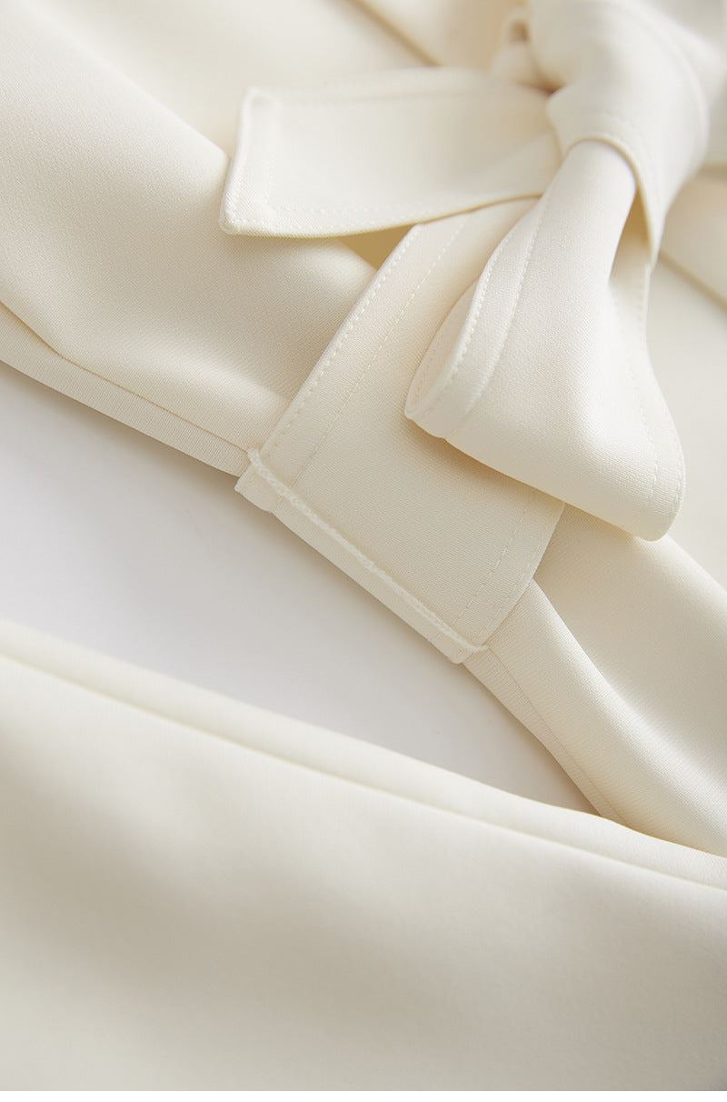 جاكيت مخملي بأزرار أمامية وحافة من الدانتيل الشفاف - صيفي