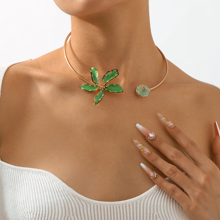 floral enamel choker necklace with polka dot accents - FLORIEZU