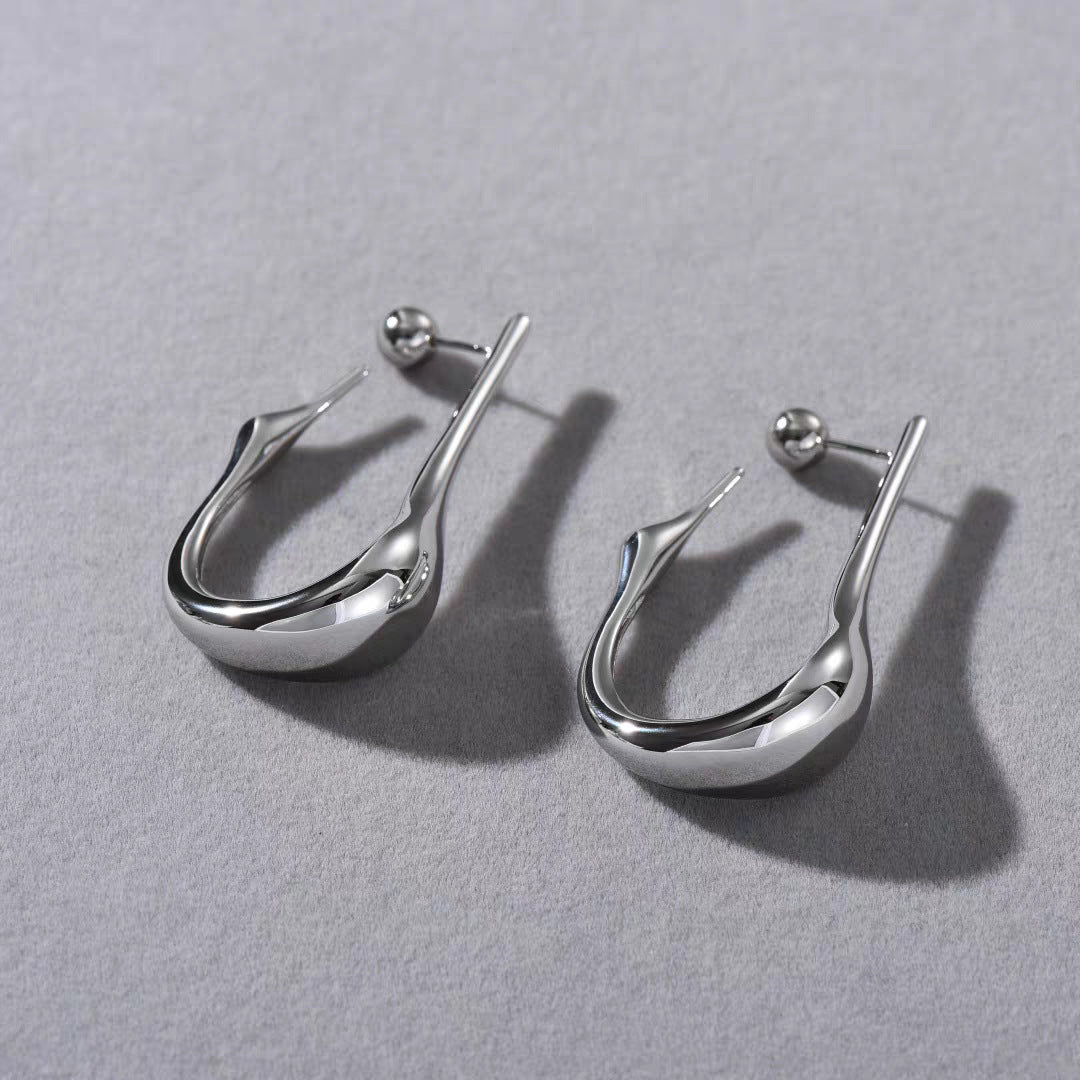 Sculpted drop earrings with a smooth curve - Alkasa