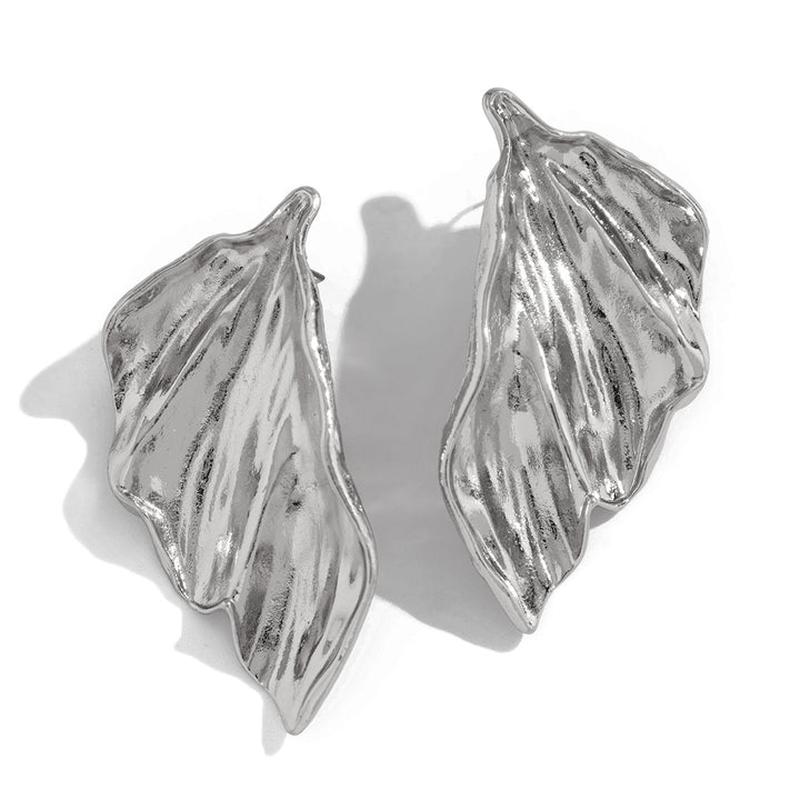 Leaf-inspired sculptural statement earring - Aolkir