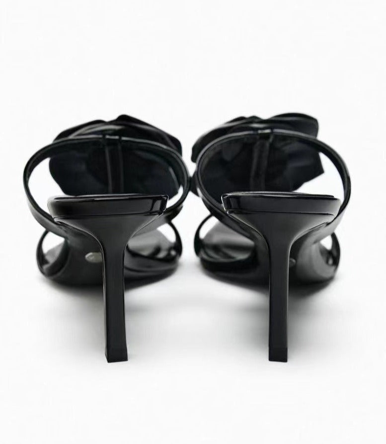 strappy heeled sandals with oversized floral appliqué - Elfiejk