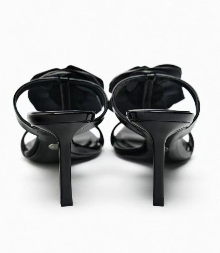 strappy heeled sandals with oversized floral appliqué - Elfiejk