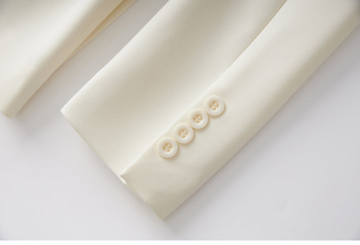 جاكيت مخملي بأزرار أمامية وحافة من الدانتيل الشفاف - صيفي