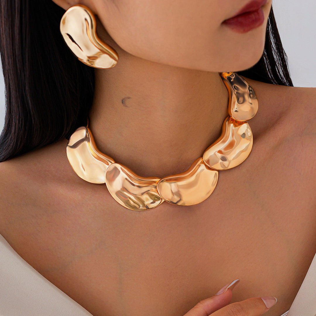 Boucles d'oreilles créoles à double couche texturée avec détail gravé – Akoma 