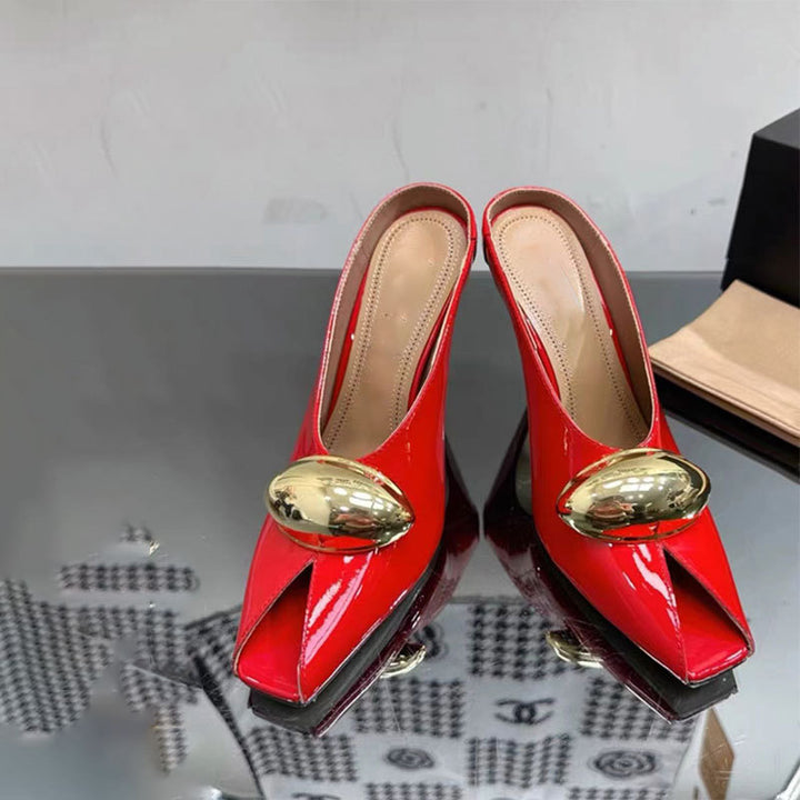 حذاء ميول جلدي أسود بتفاصيل بيضاوية ذهبية - لوما