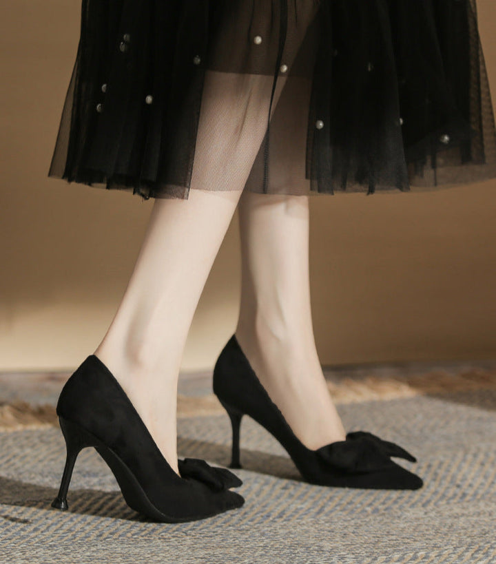 pointed-toe pumps with oversized bow – ADELLEXU