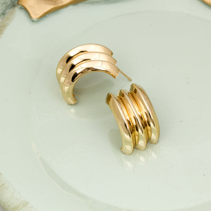 Boucles d'oreilles créoles à double couche texturée avec détail gravé – Akoma 