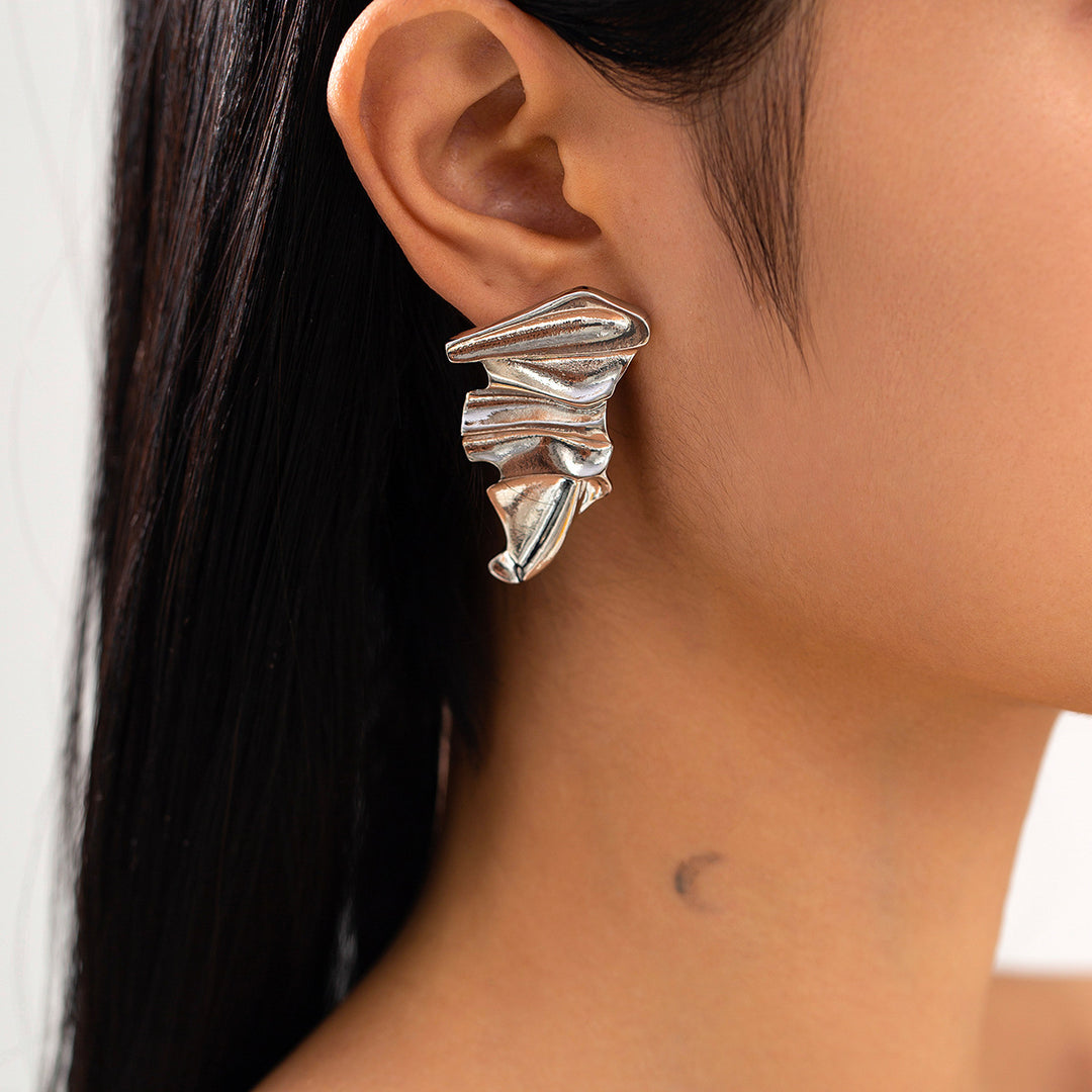 Sculptural ripple earrings with fluid silhouette - Lonwa