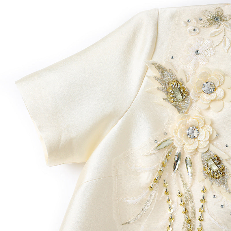 driekwart mouw overslagjurk met pailletten revers en bloemenapplicatie – ALINA 