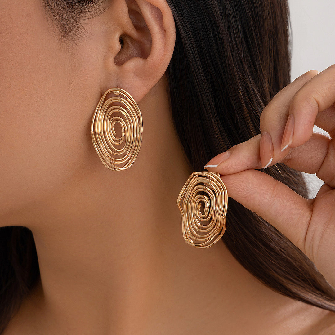 Spiral wire oval earrings in metallic finish - Noliz