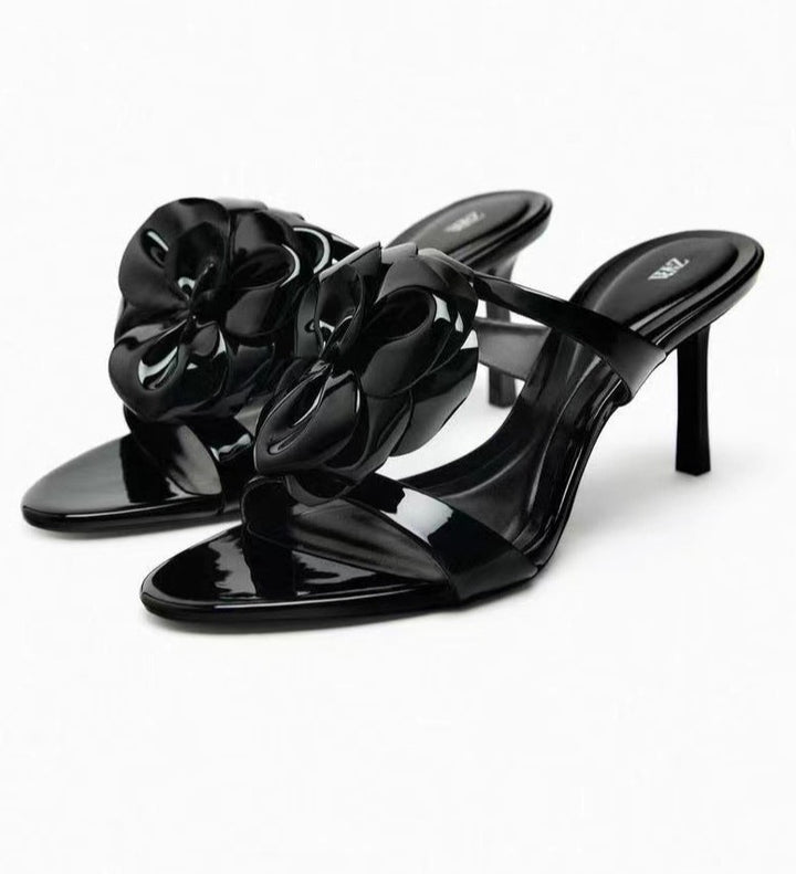 strappy heeled sandals with oversized floral appliqué - Elfiejk