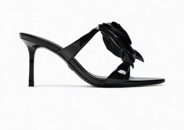 strappy heeled sandals with oversized floral appliqué - Elfiejk