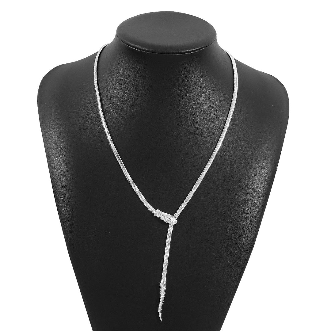 Twist clasp snake chain necklace with horn pendant - Noglam