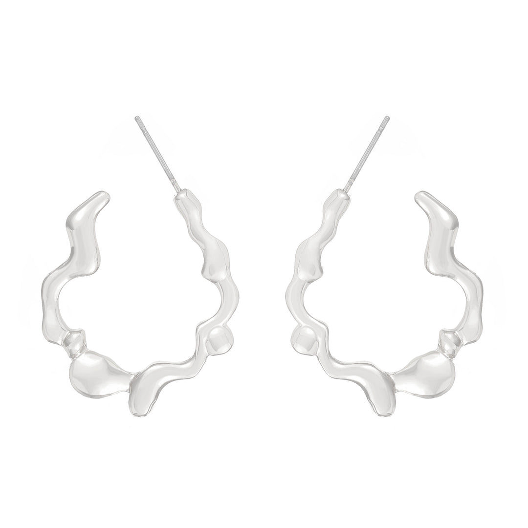 Ohrringe mit zweilagiger Textur und graviertem Detail – Akoma 