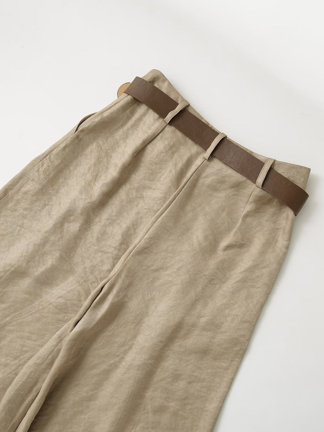 high-waist wide-leg trousers with statement belt – CALISTA