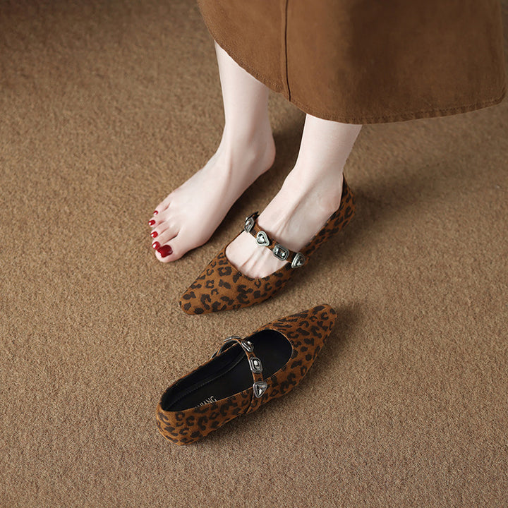 pointed flats with embellished strap - ZOYANRIT