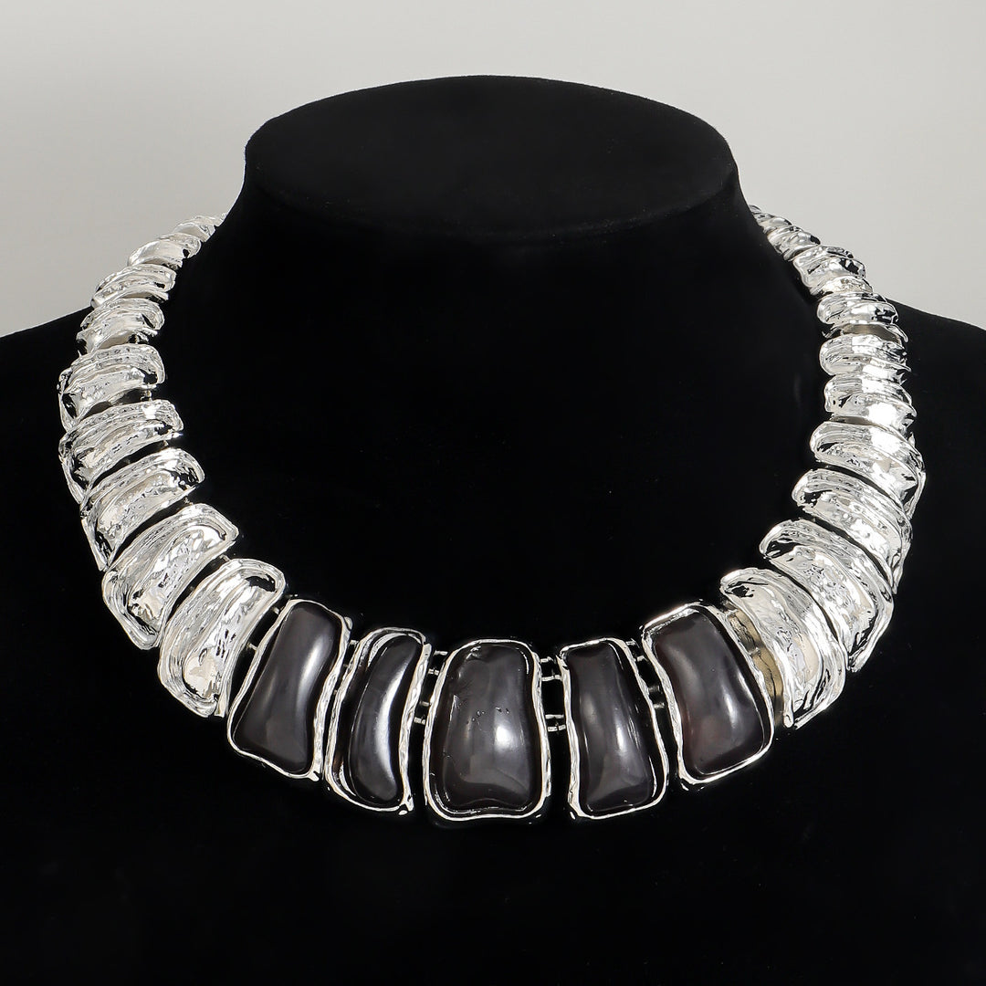 chunky textured collar necklace with brown resin stones – ZARIA