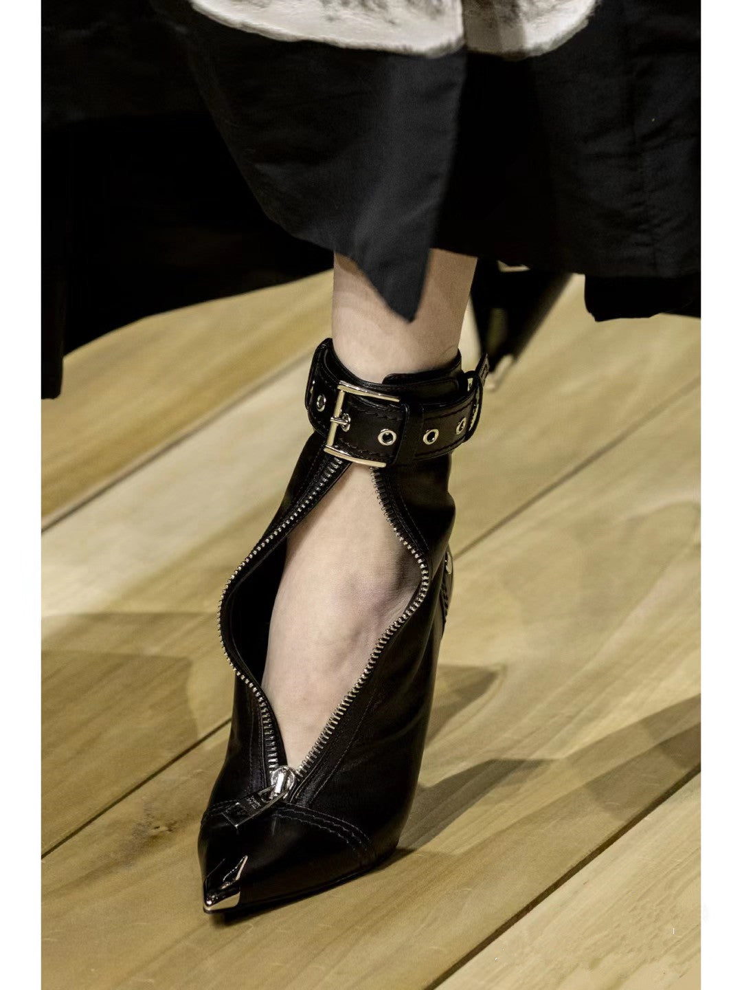 zip-front ankle boots with metal tip – CRIMSON EDGE