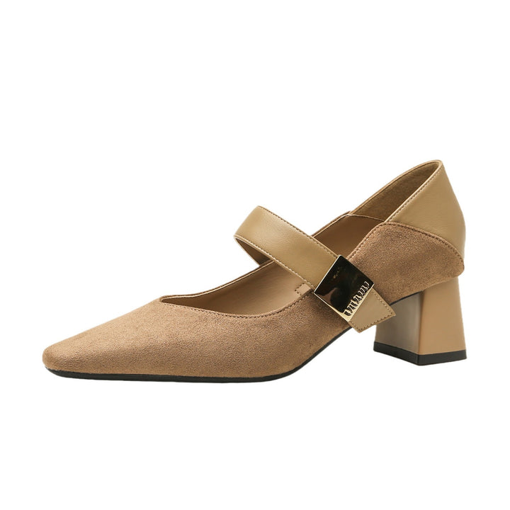 block heel pumps with suede finish and strap detail – AMARAQLU