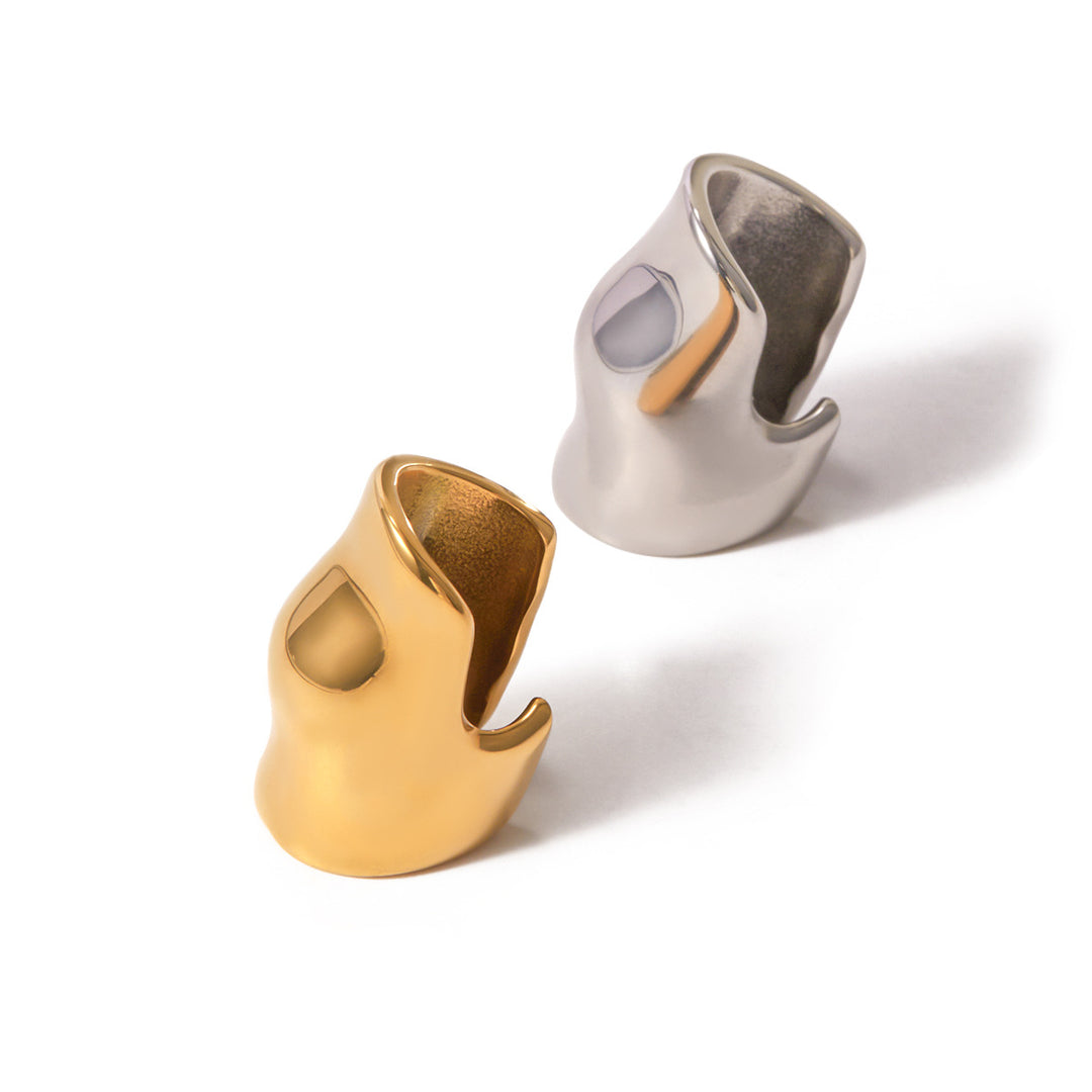 أقراط منحوتة غير متماثلة بلمسة نهائية عاكسة - زلامدي