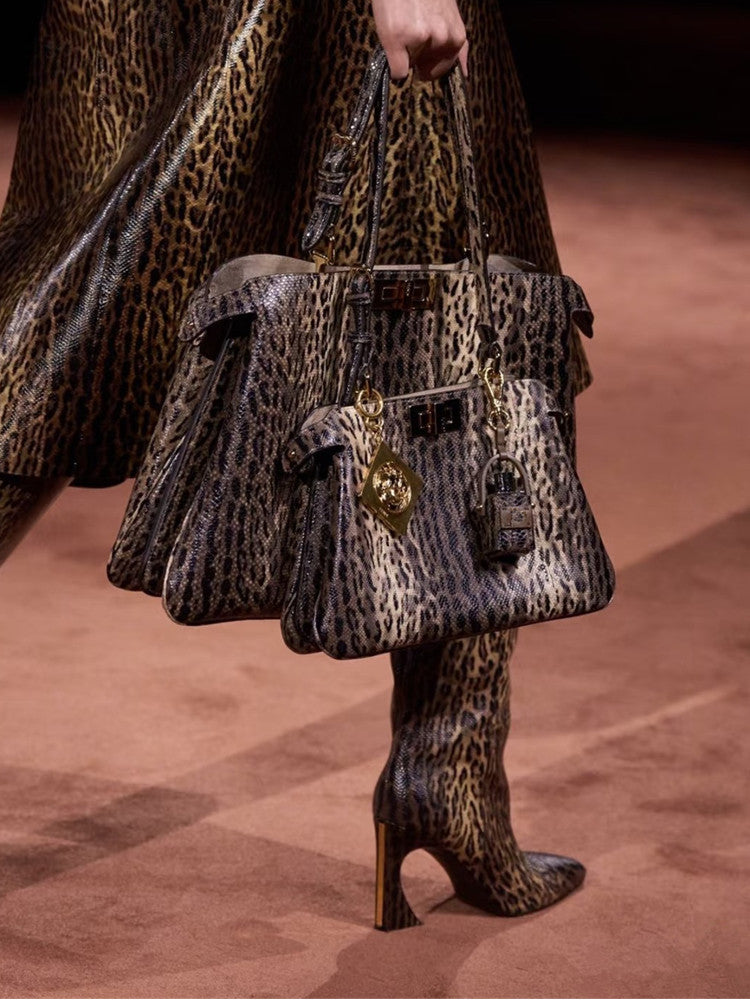 حذاء جلدي كاراميلي يصل إلى الركبة بكعب منحني – سيينا