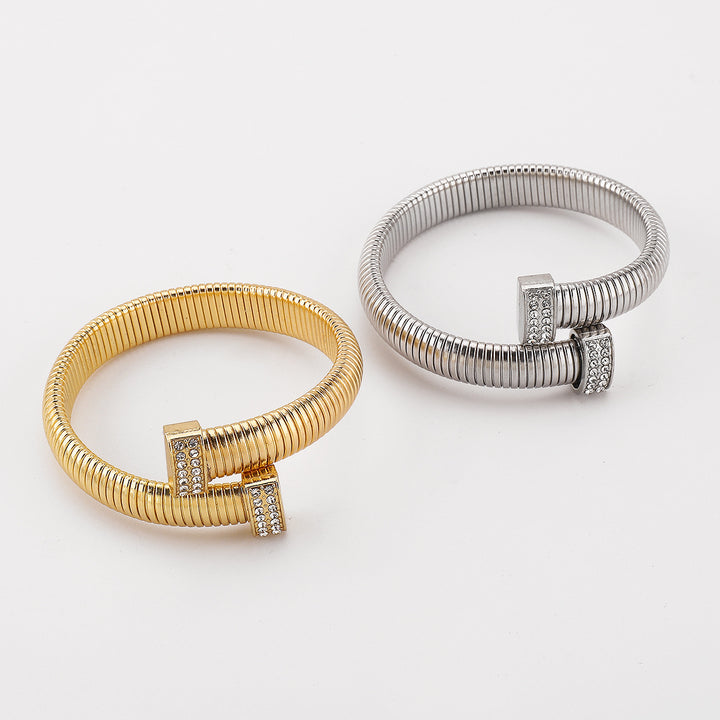 driekwart mouw overslagjurk met pailletten revers en bloemenapplicatie – ALINA 