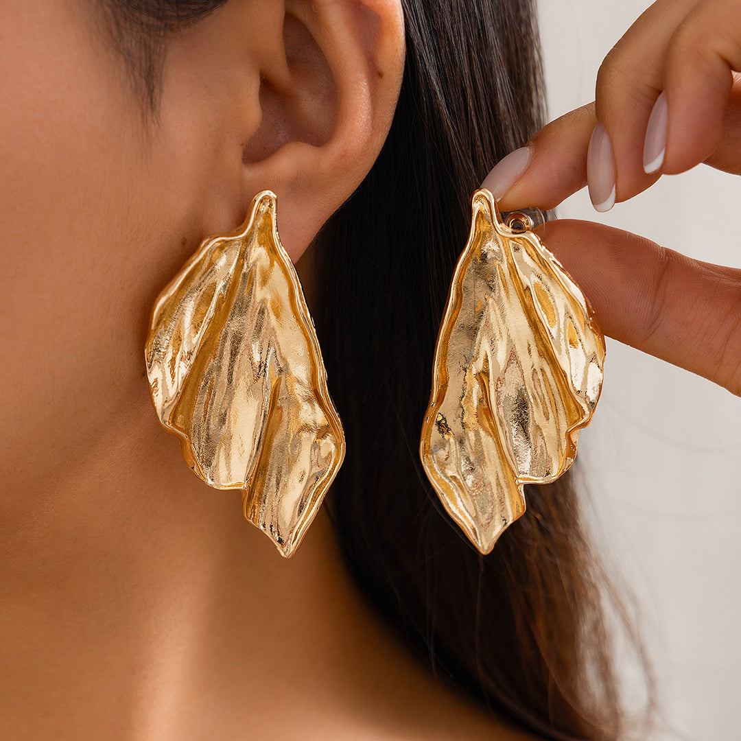 Leaf-inspired sculptural statement earring - Aolkir
