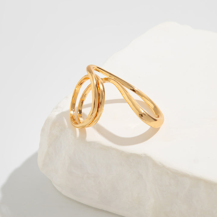 Dubbelgelaagde gestructureerde hoepeloorbellen met gegraveerd detail – Akoma 