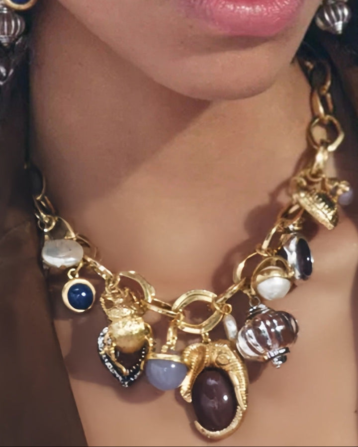 Dubbelgelaagde gestructureerde hoepeloorbellen met gegraveerd detail – Akoma 