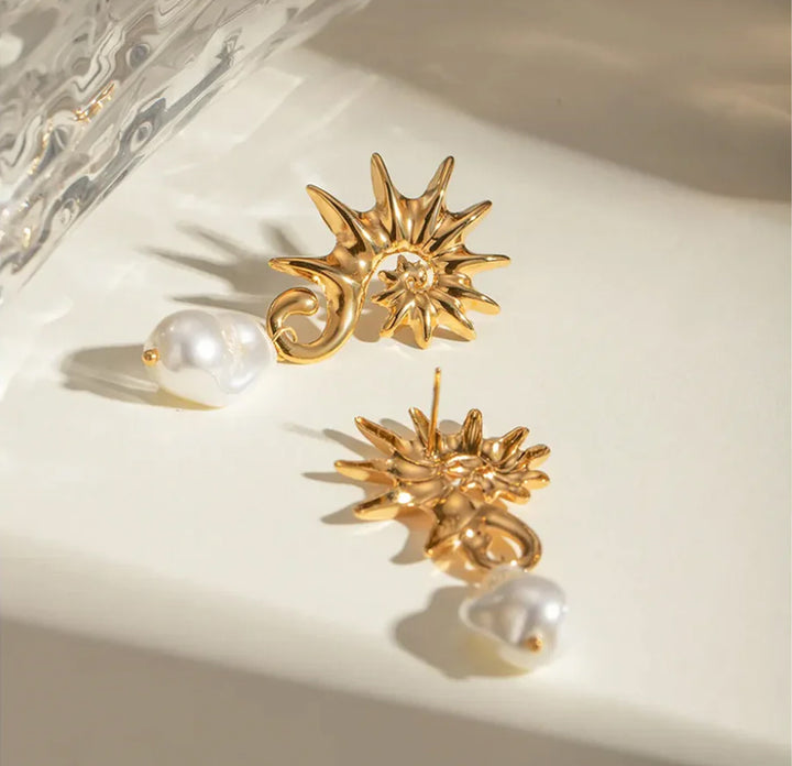 Ohrringe mit zweilagiger Textur und graviertem Detail – Akoma 